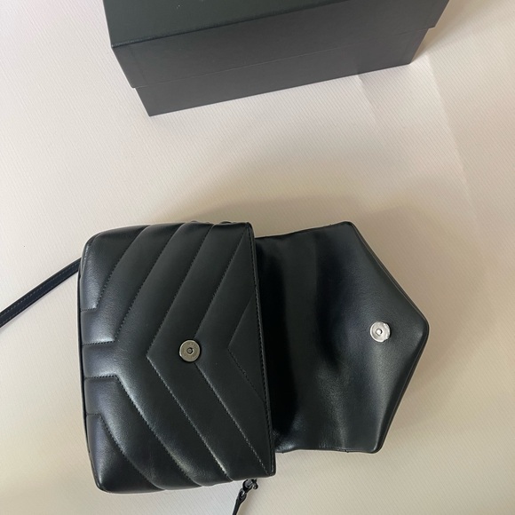 Saint Laurent Toy Loulou In Quilted Leather - Picture 6 of 13